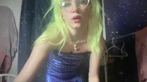 Emi Rose online show from 30, 10, 2025