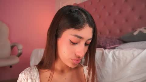 Honey Moon  Help me to reach 100 thumbs up online show from 12, 3, 2026