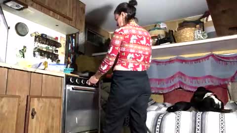 hoodoou online show from 23, 12, 2025