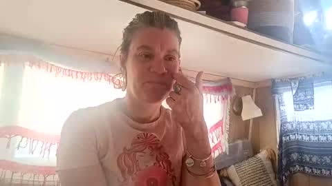 hoodoou online show from 21, 4, 2026