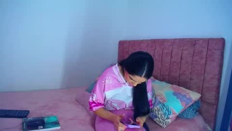 Snapshot of hoot_alicee chatting on 24, 9, 2025 ONLYFANS online show from 24, 9, 2025