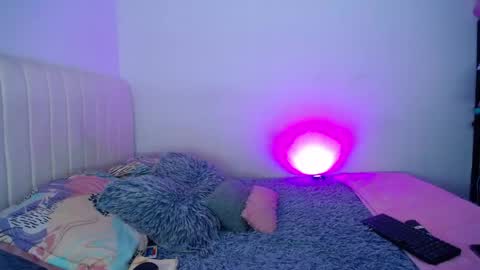 Snapshot of hoot_alicee chatting on 26, 4, 2026 ONLYFANS online show from 26, 4, 2026