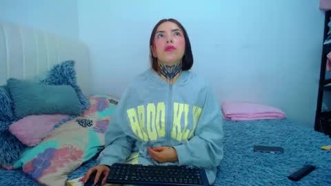 Snapshot of hoot_alicee chatting on 27, 4, 2026 ONLYFANS online show from 27, 4, 2026