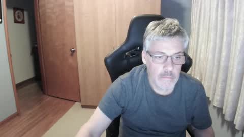 Snapshot of horndoggyx1 chatting on 2, 1, 2025 horndoggy online show from 2, 1, 2025