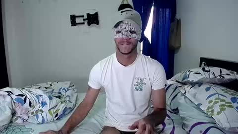 BoyHornyDirty online show from 18, 11, 2025