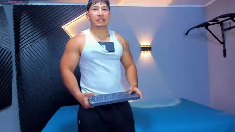 horny_nick18 online show from 24, 3, 2026