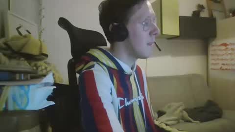 Snapshot of horny_pole chatting on 4, 12, 2024 horny_pole online show from 4, 12, 2024