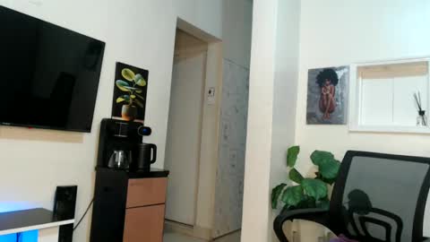 horny_princcess online show from 1, 2, 2025