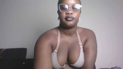 Snapshot of horny_sexxy_babe chatting on 13, 7, 2026 Lucy online show from 13, 7, 2026
