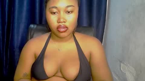 Snapshot of horny_temptation_ chatting on 23, 11, 2025 Miss Zanele online show from 23, 11, 2025