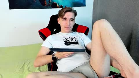 Snapshot of horny_yo chatting on 2, 2, 2025 Max online show from 2, 2, 2025