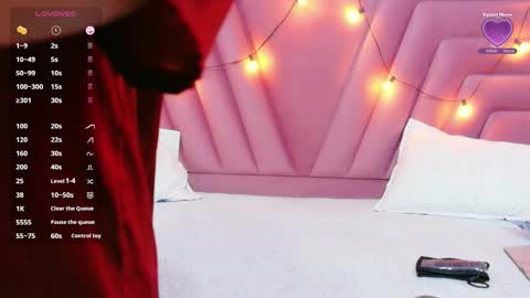 Snapshot of hornybarelylegalgirl chatting on 9, 3, 2026 Khloe online show from 9, 3, 2026