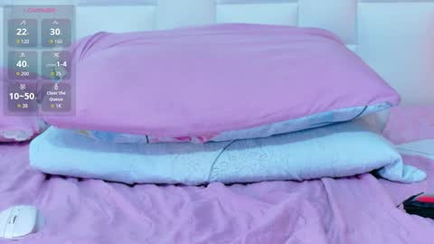 Snapshot of hornybarelylegalgirl chatting on 13, 4, 2026 Khloe online show from 13, 4, 2026