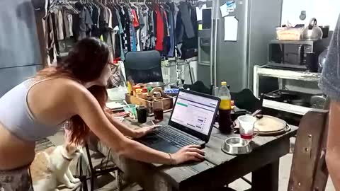 Snapshot of hornyhippies0080 chatting on 8, 11, 2025 Nix D online show from 8, 11, 2025