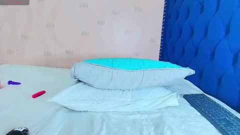 Snapshot of hornylatimommy chatting on 18, 2, 2025 Natasha online show from 18, 2, 2025