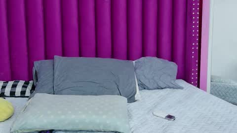 Snapshot of hornylatimommy chatting on 18, 12, 2025 Natasha online show from 18, 12, 2025