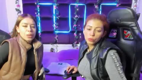 Snapshot of hornyy_mom chatting on 15, 2, 2025 hornyy mom online show from 15, 2, 2025