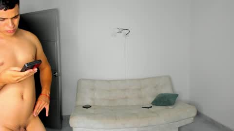 Snapshot of horrny_18_victoria chatting on 16, 5, 2026 ronald and victoria online show from 16, 5, 2026