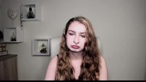 NINA online show from 29, 10, 2025