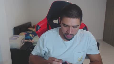 Snapshot of hot__husbands chatting on 25, 9, 2025 hot__husbands online show from 25, 9, 2025