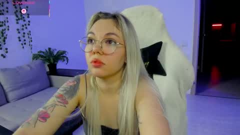 Snapshot of hot_babayaga chatting on 15, 11, 2025 online show from 15, 11, 2025