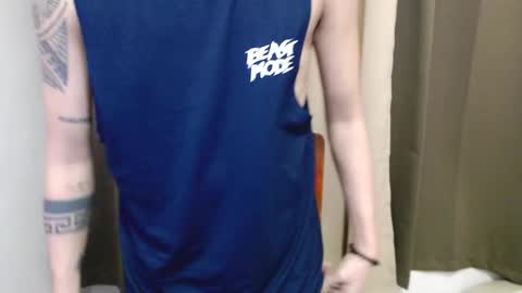 Snapshot of hot_boy2088 chatting on 18, 10, 2025 Mike online show from 18, 10, 2025