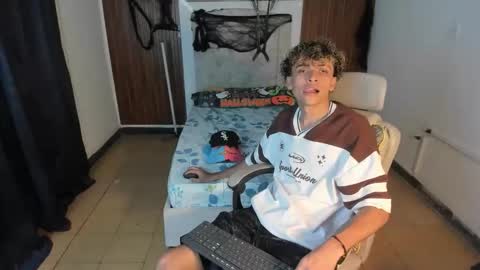 hot bunny online show from 8, 11, 2025