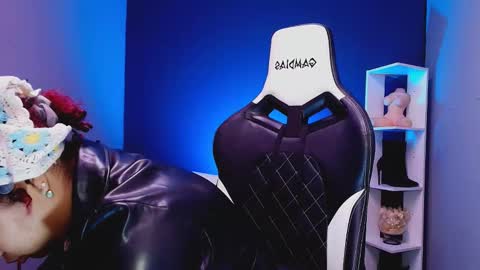 hot chocolate 4u online show from 11, 11, 2025