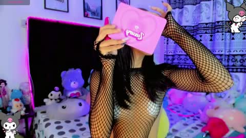 Snapshot of hot_eyes16 chatting on 8, 4, 2026 Valens online show from 8, 4, 2026