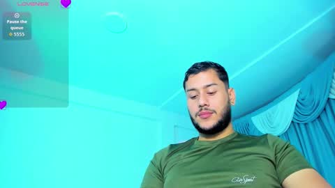 Snapshot of hot_latino_boy_ chatting on 23, 10, 2025 Alejandro online show from 23, 10, 2025