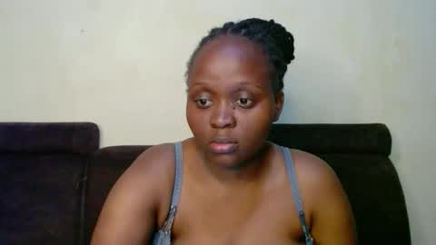 Snapshot of hot_linahh chatting on 19, 11, 2025 Linah online show from 19, 11, 2025