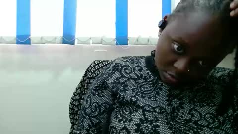 Snapshot of hot_linahh chatting on 17, 12, 2025 Linah online show from 17, 12, 2025