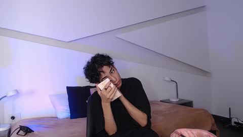 Alana online show from 6, 3, 2025