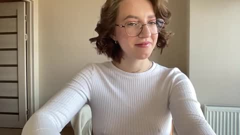 Lina online show from 2, 1, 2025