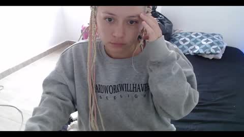 Mia online show from 3, 1, 2025