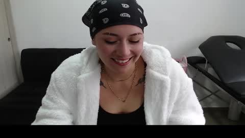 Mia online show from 5, 3, 2025