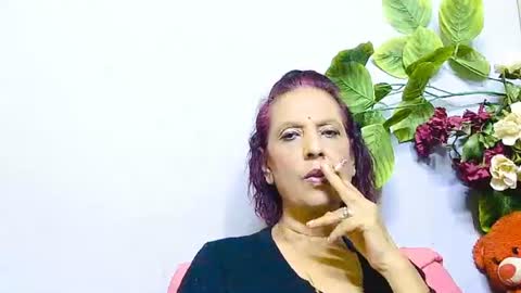 hot queen online show from 2, 7, 2026