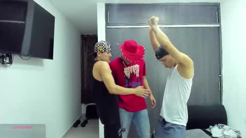 Vanesa Oliver and Andrew online show from 23, 11, 2025