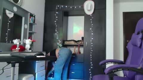 hot sexy bunny online show from 8, 1, 2026