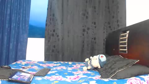 Hot Sharks   online show from 14, 11, 2025