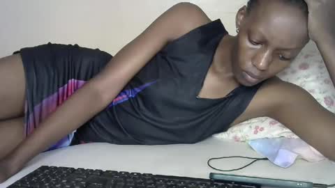 Snapshot of hot_slimcutie chatting on 11, 3, 2025 slimcute online show from 11, 3, 2025