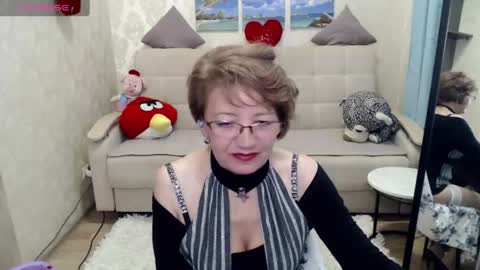 hot_woman00 online show from 28, 6, 2026