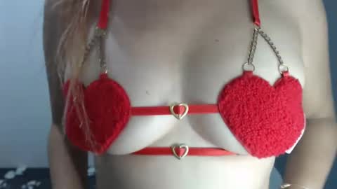 hotasian_pinky online show from 9, 3, 2025