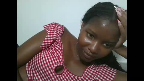 Snapshot of hotbabbee chatting on 27, 5, 2026 love online show from 27, 5, 2026