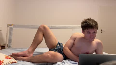 Snapshot of hotboyfeet92 chatting on 20, 2, 2025 hotboyfeet92 online show from 20, 2, 2025