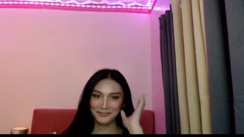 Snapshot of hotbunny_12 chatting on 17, 12, 2024 Kylie online show from 17, 12, 2024