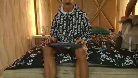 hotcouple_222 online show from 22, 12, 2025