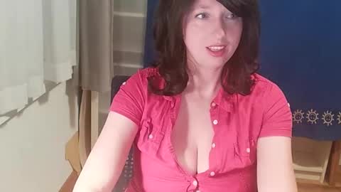 Hot Destany online show from 8, 1, 2025