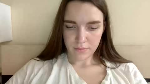 Snapshot of hoteffy chatting on 3, 3, 2025 effy online show from 3, 3, 2025