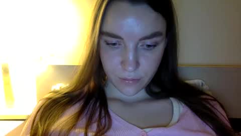 Snapshot of hoteffy chatting on 8, 3, 2025 effy online show from 8, 3, 2025